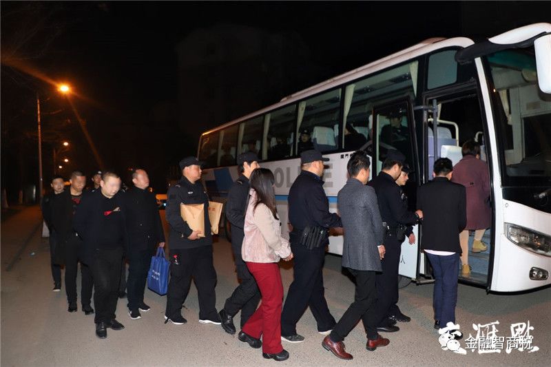 南京警方集中1200余名警力摧毁20个“1040”传销团伙